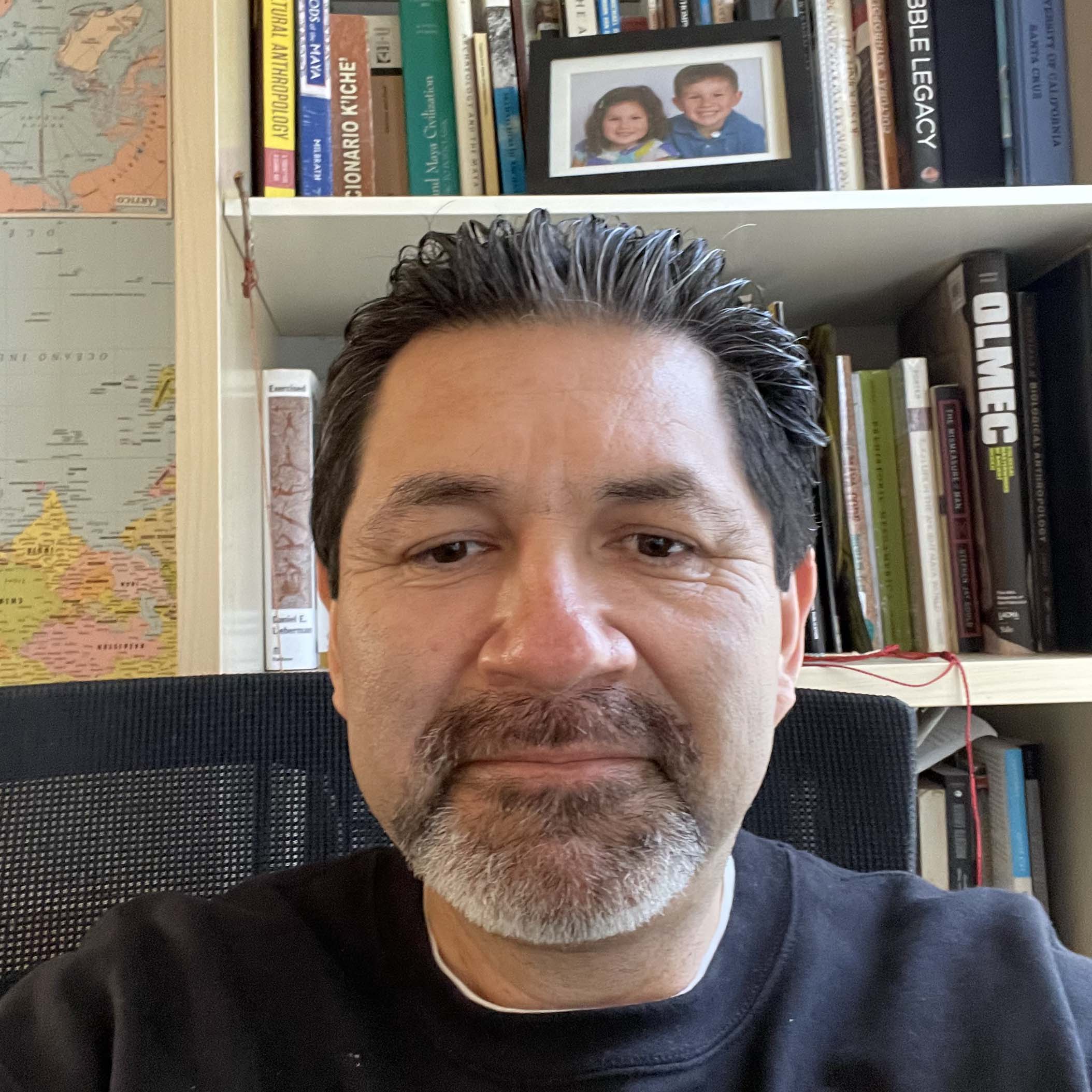 Profile of Gustavo Flores